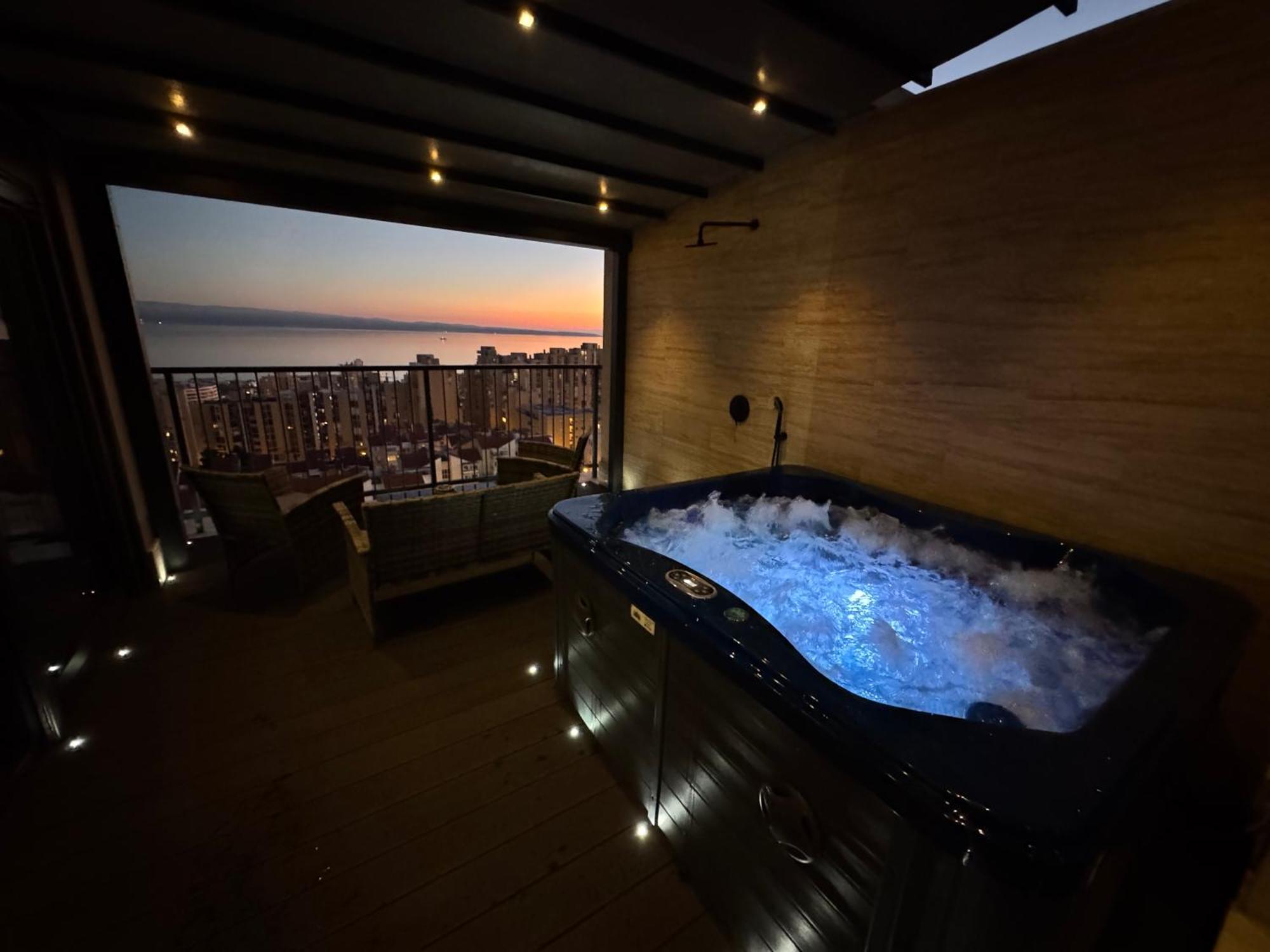 Magic View Luxury Penthouse With Jacuzzi And Sea View Apartamento Split Exterior foto